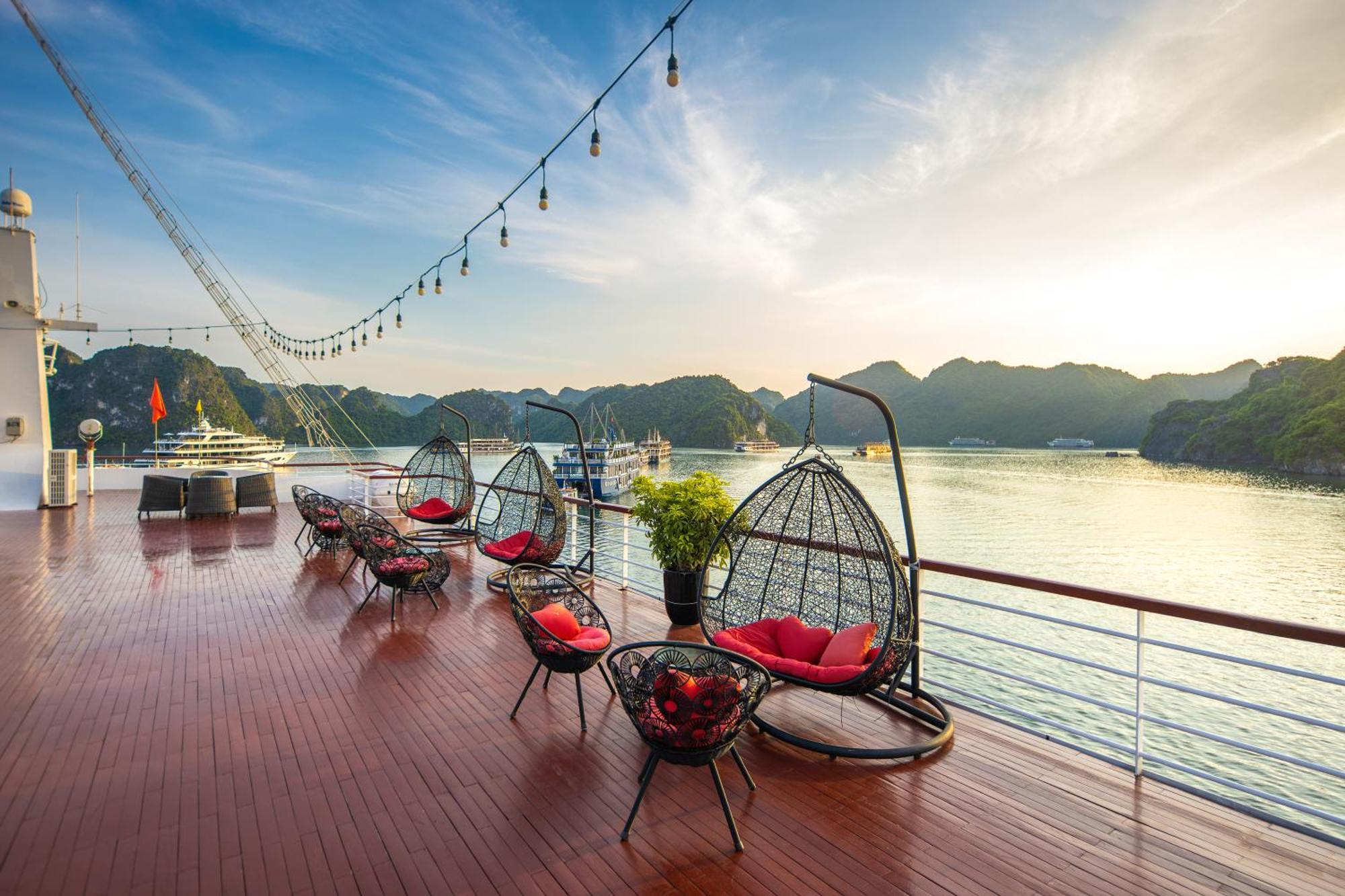 Hotel Aqua Of The Seas Cruise Halong Hạ Long Exterior foto